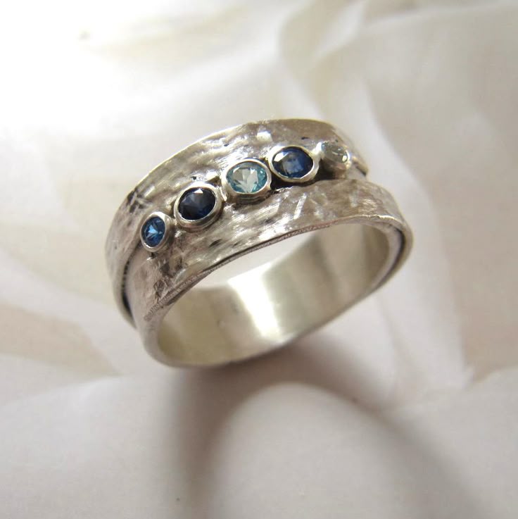 Jane | Blue Inlaid Stones Silvered Ring