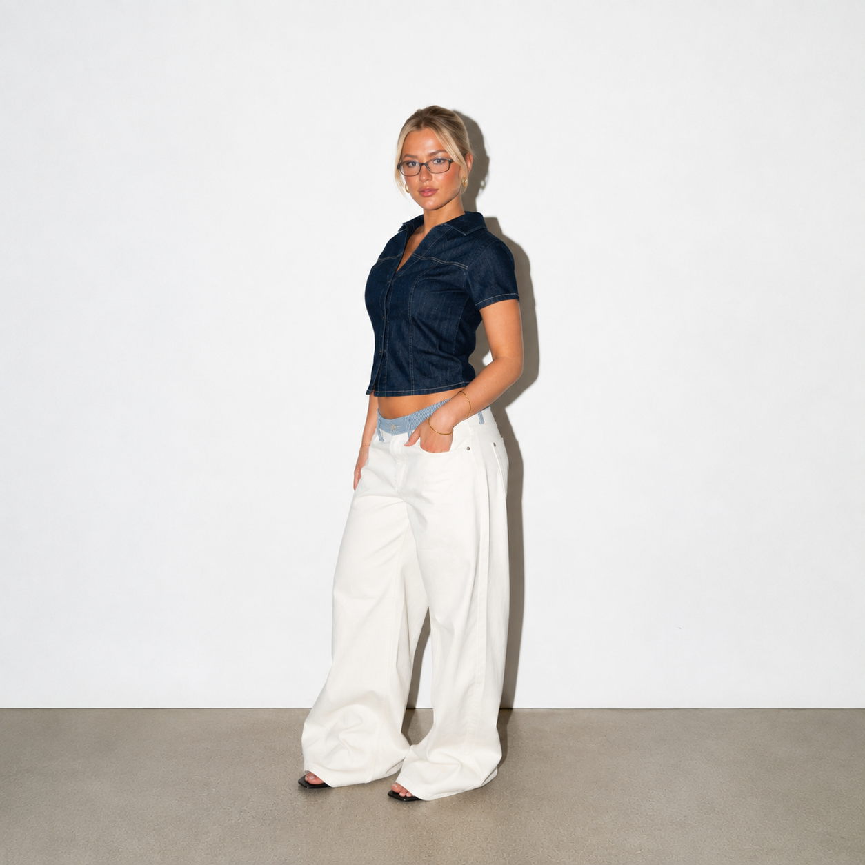 Bjørk striped low-waisted loose jeans - White/Blue