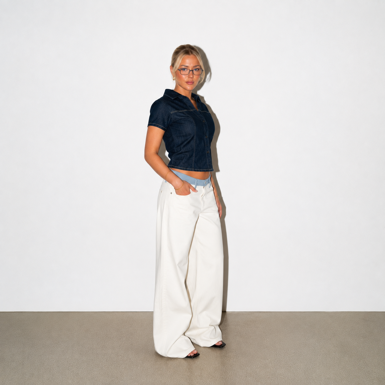 Bjørk striped low-waisted loose jeans - White/Blue