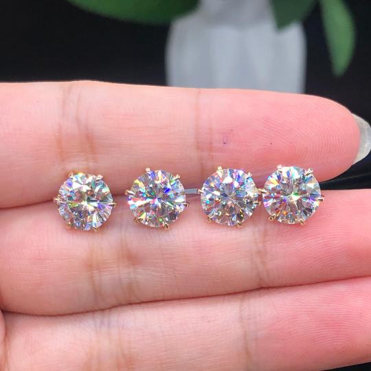 Chic Tera White Gold Earrings