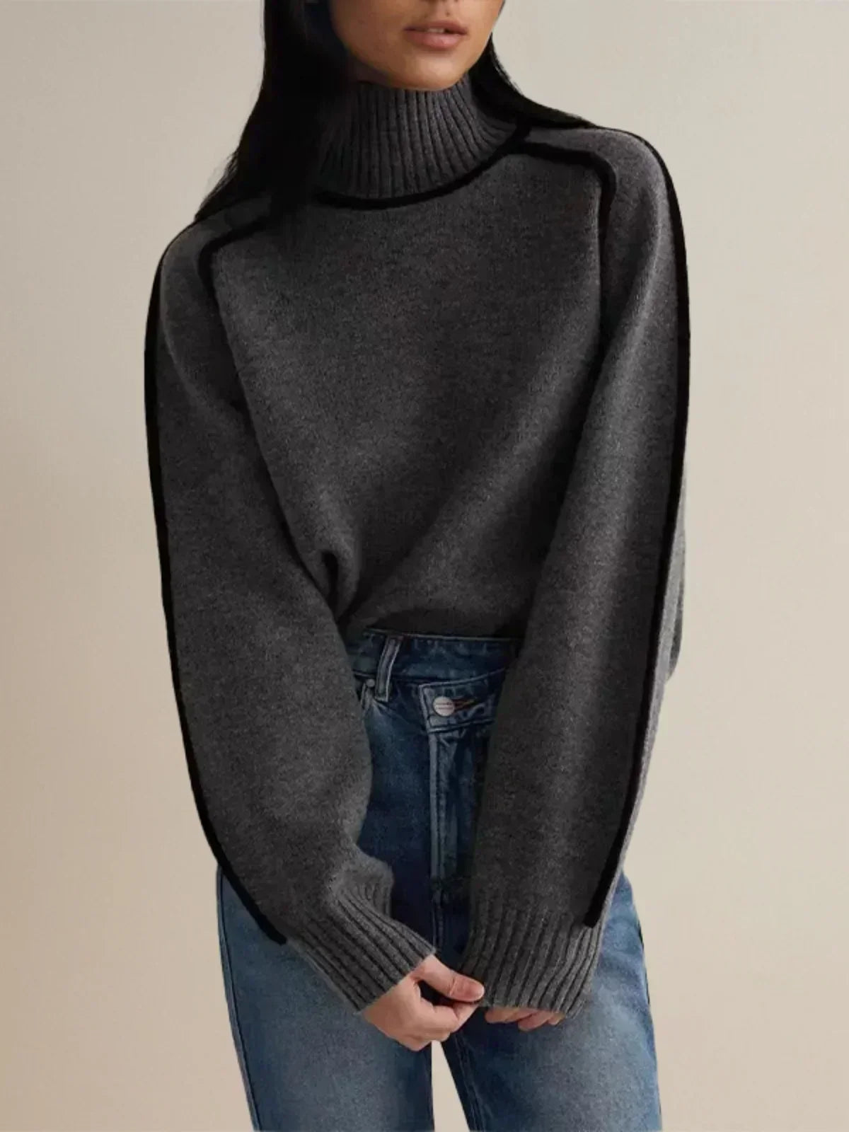 Lilia - Elegant Turtleneck sweater