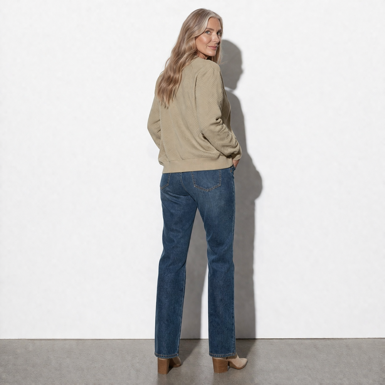 Lunea Mode® | The Colette - Effortless Zip-Up Knit Bomber Cardigan