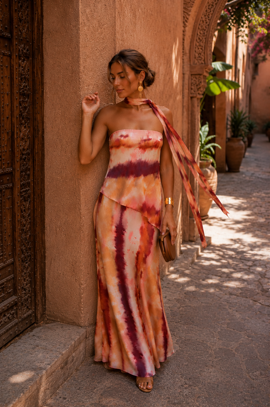 Long printed dress with strapless neckline