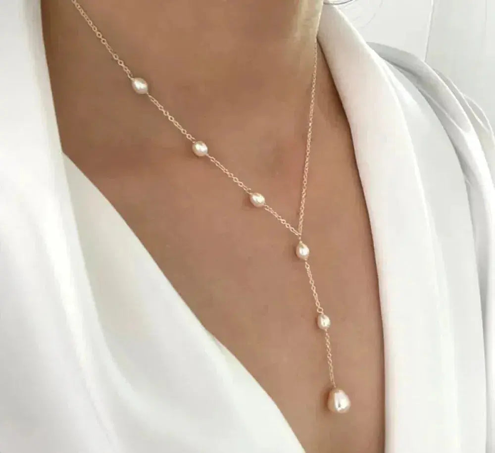 Elegant Vintage Pearl Pendant Necklace