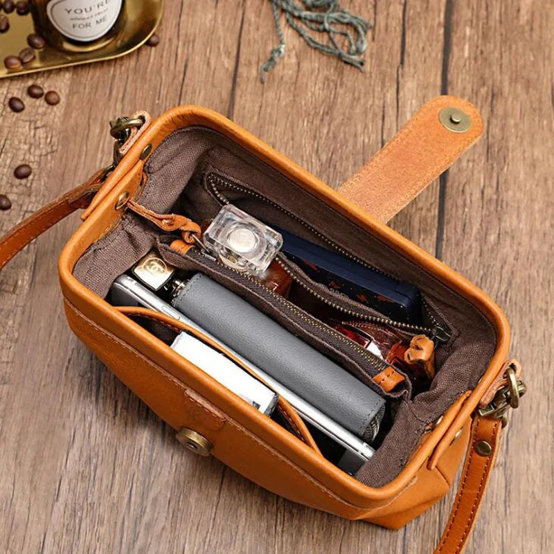 Ivy - Mini Leather Crossbody Bag